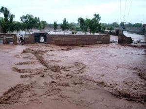 India warns of flood threat; Pakistan issues emergency alert