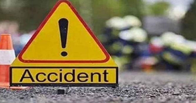 Trailer-car collision near Ahmedpur east claims 5 lives