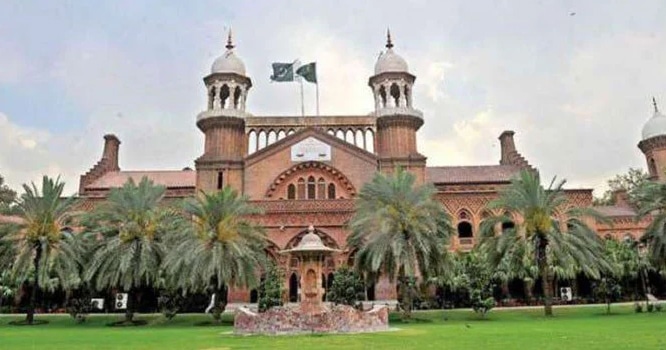 LHC judges letters with threatening remarks