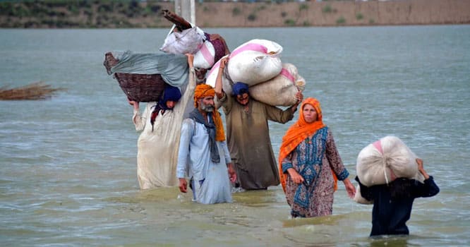 Devastating floods claim over 900 lives in Pakistan