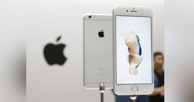 Apple cuts production of iPhone 14 Plus