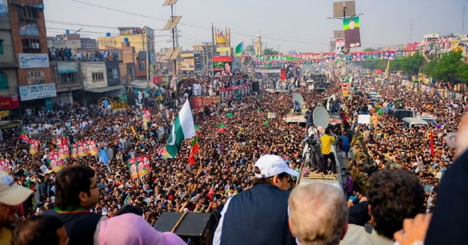 PTI long march: Imran announces to file Rs10bn defamation case against CEC