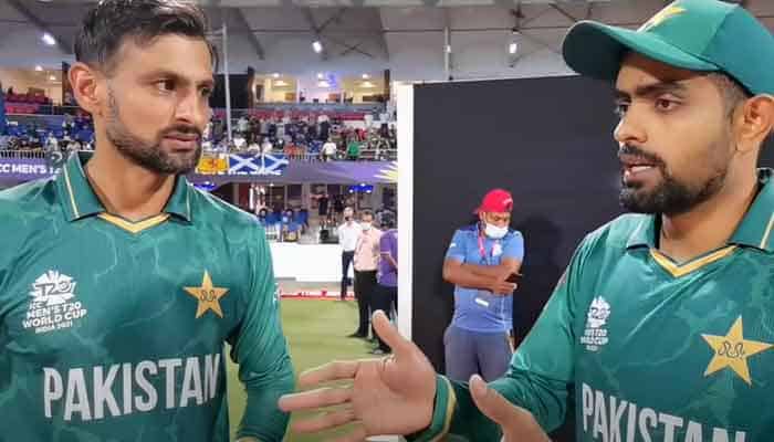 Shoaib Malik advises Babar Azam to step down as captain voluntarily