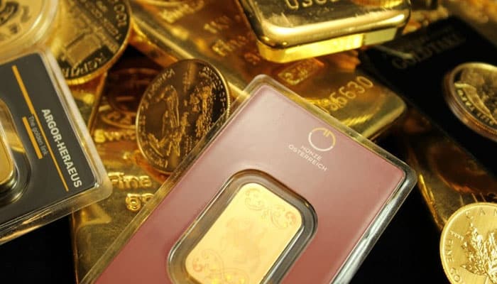 Gold price decrease Rs1000 per tola in Pakistan