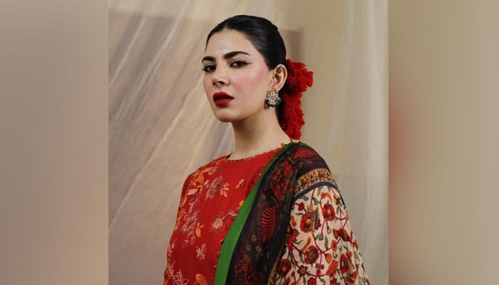Naimal Khawar’s new look in latest photoshoot, amazing