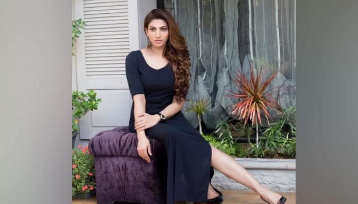 Sana Fakhar inspires fans with fitness routine
