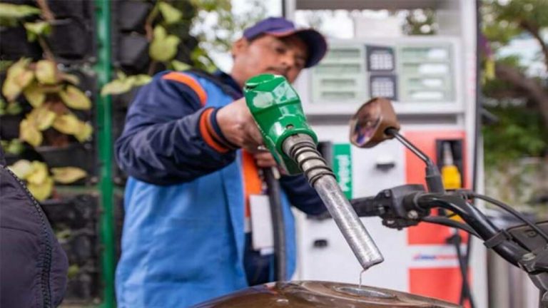 Traders reject smart lockdown, demand petrol at Rs250