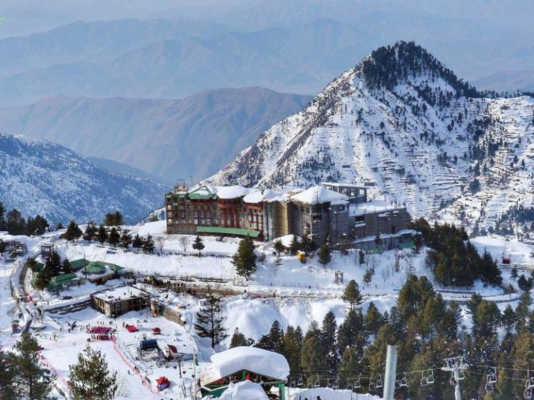 Queen of hills Murree receives season's first snowfall