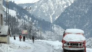 Weather alert: Thunderstorms, snow on mountains