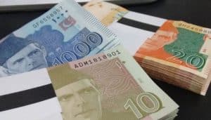 Currency notes with pen, other markings banned in Pakistan?