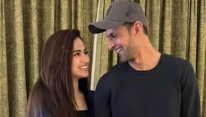 Shoaib Malik & Sana Javed spark pregnancy rumours, video goes viral on social media