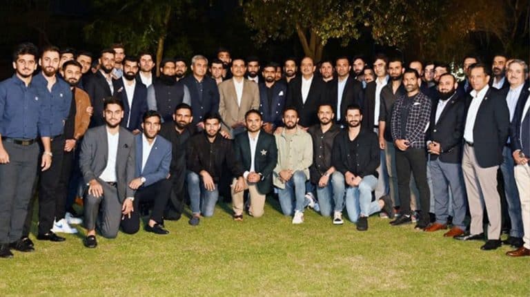 coas hosts iftar dinner for pakistan cricket team