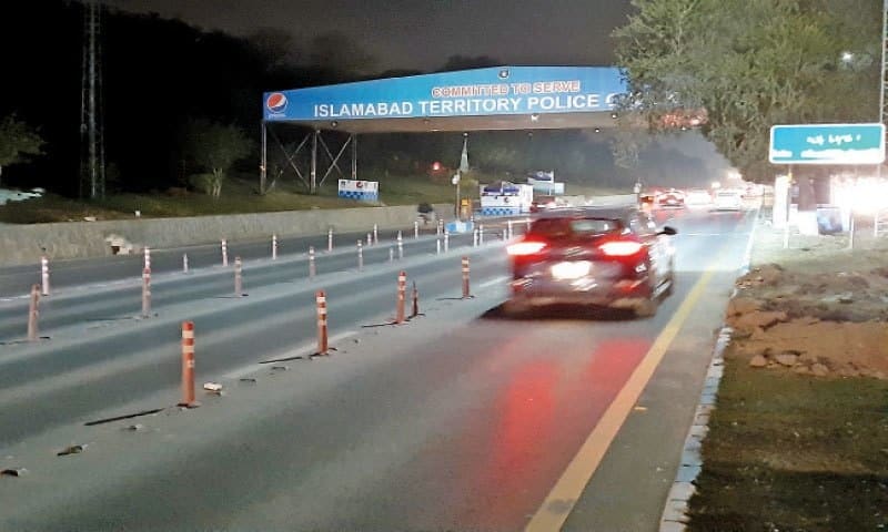 Islamabad policemen loot 39 lakh