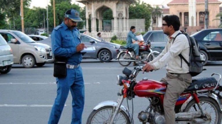 Motorcyclists sans helmets barred from entering Mall Road