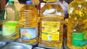 Cooking oil prices surge to Rs550 amid rising inflation