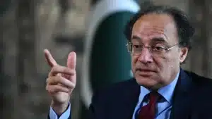 Finance Minister reviews petroleum stocks, prices to stay stable
