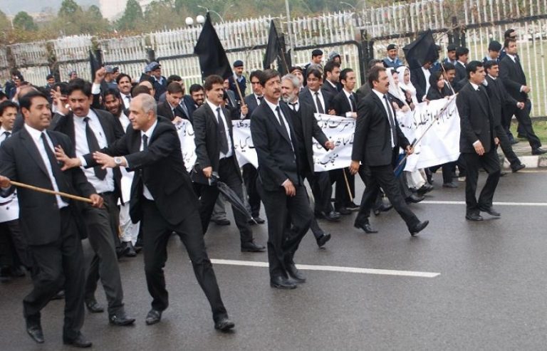 Lawyers announce nationwide strike
