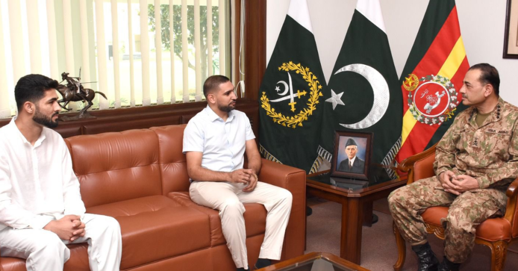 Asim Munir meets Shahzaib Rind Amir Khan
