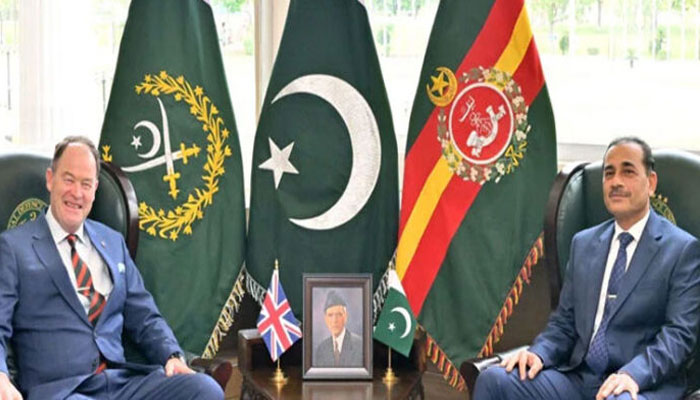 COAS Gen Asim Munir & UK army chief discuss military ties