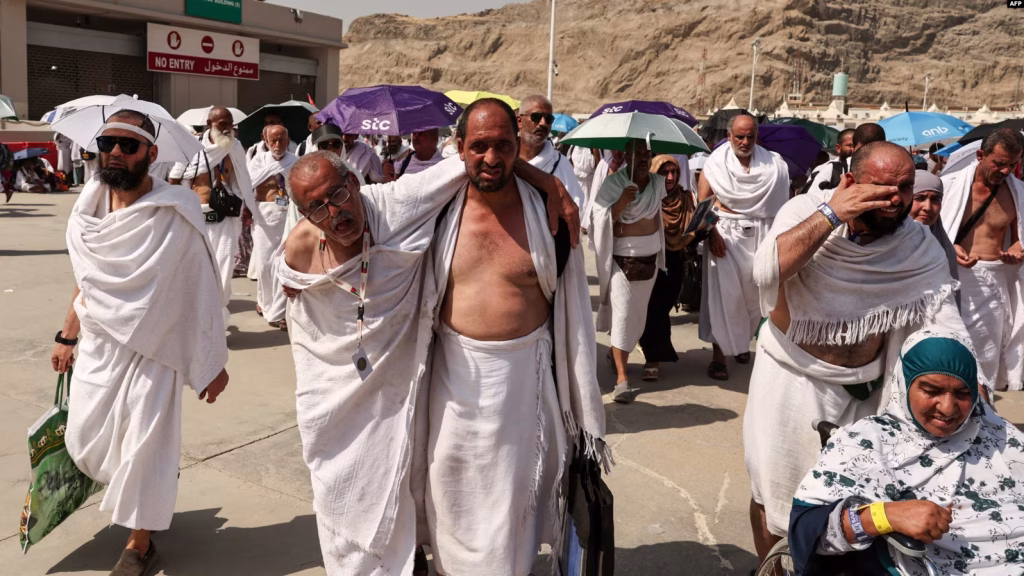 Hajj applicants accuse govt officials of violating merit criteria