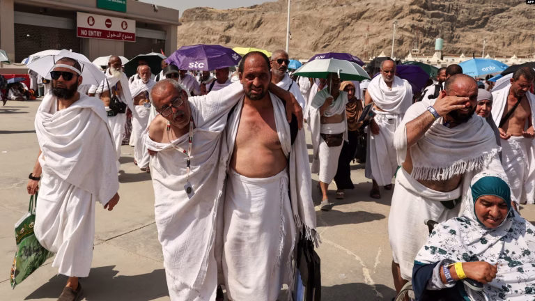 Hajj applicants accuse govt officials of violating merit criteria