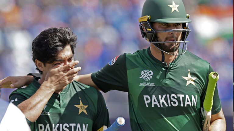 Pakistan eye big win against Canada to stay alive