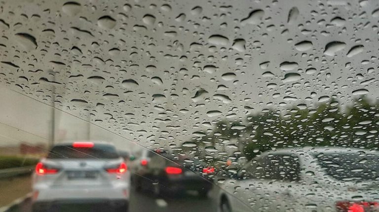 Lahore weather: Residents to witness rainfall, light breeze in provincial capital