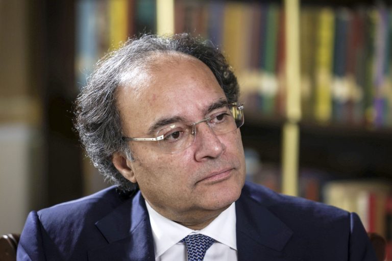Finance Minister unveils Pakistan Economic Survey 2024-25