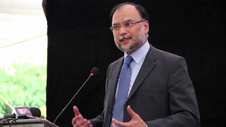 Federal govt accelerates transfer of development projects to provinces