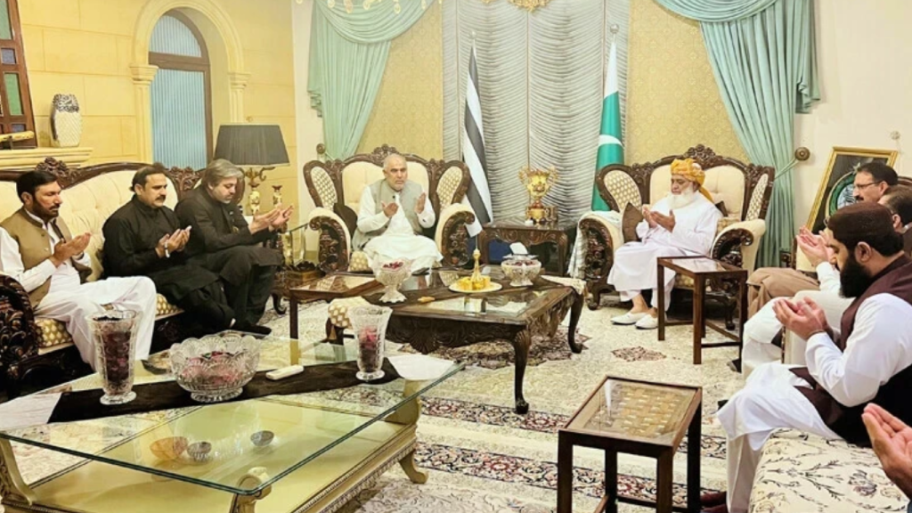PTI, JUI-F holds talk to discuss mutual corporation