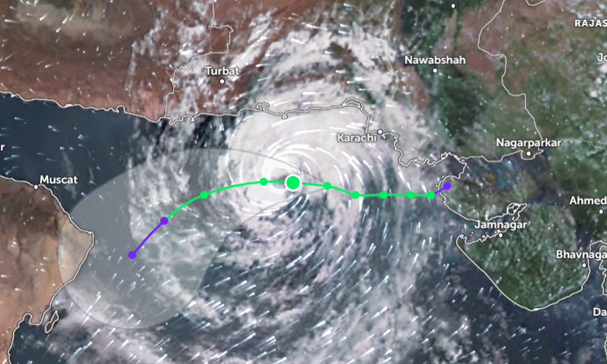 Heavy rain likely in coastal areas as cyclone Asna steers away from Karachi  - Daily Ausaf