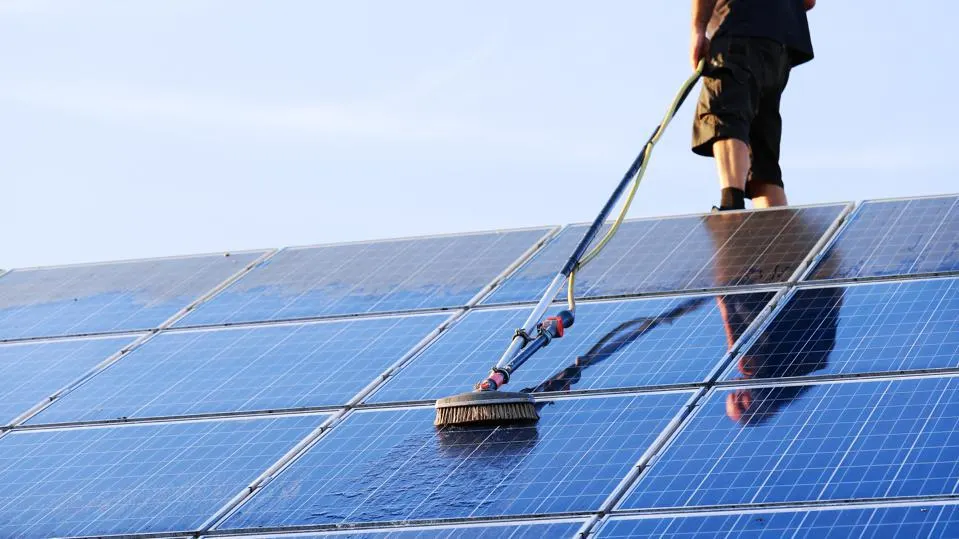 Federal govt temporarily suspends GST on solar