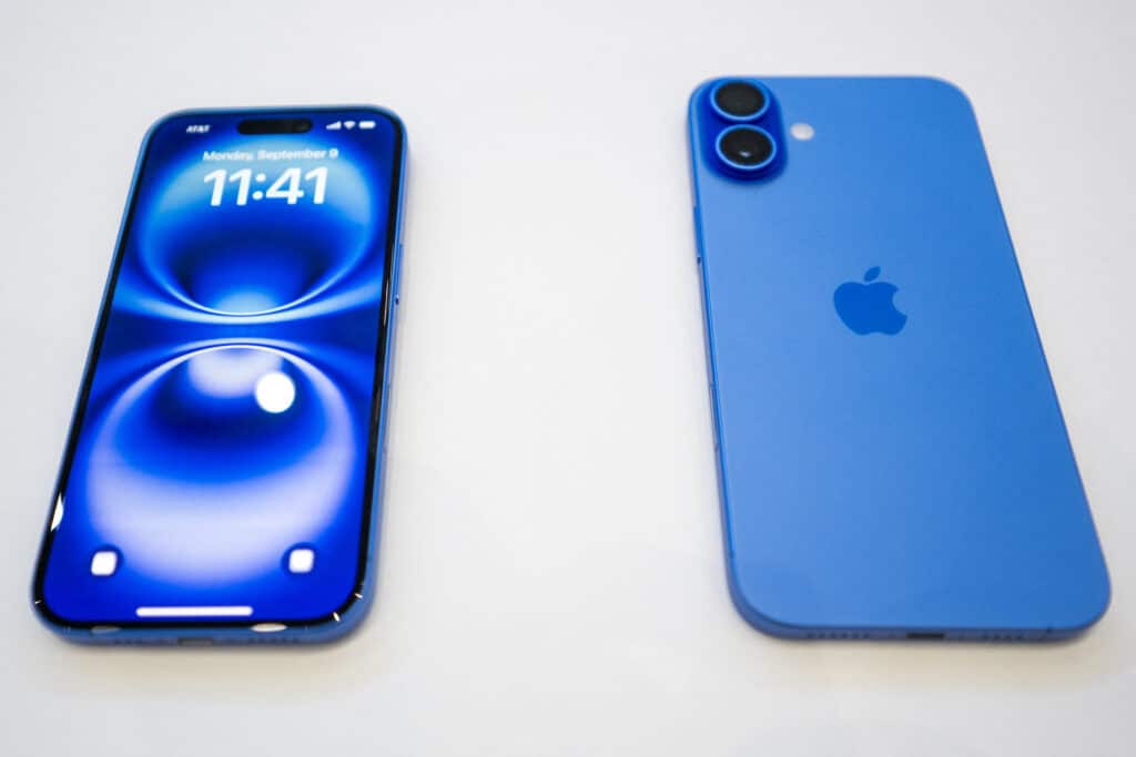 Apple iPhone 16