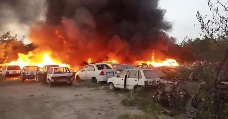 fire engulfs over 30 vehicles in Karachi