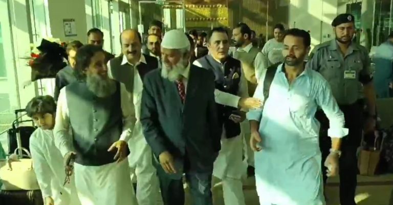Dr Zakir Naik lands in Pakistan