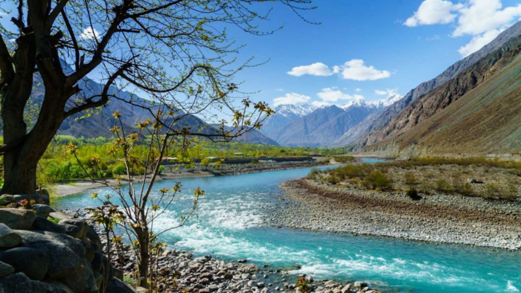 Govt plans to establish Pakistan as tourist destination with major reforms