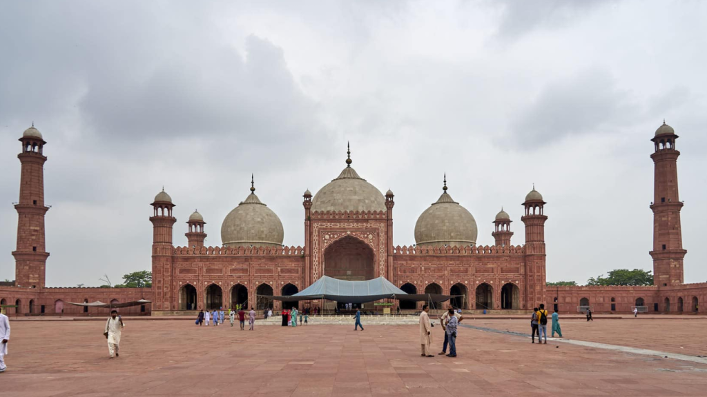CM Punjab Maryam announces monthly stipend for mosque Imams