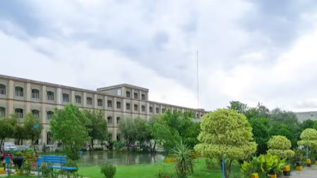 Pakistan's H.E sector in turmoil, 60% universities lack permanent vice-chancellors