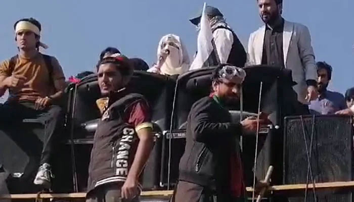 Bushra Bibi pledges to continue fight for Imran’s release till last breath