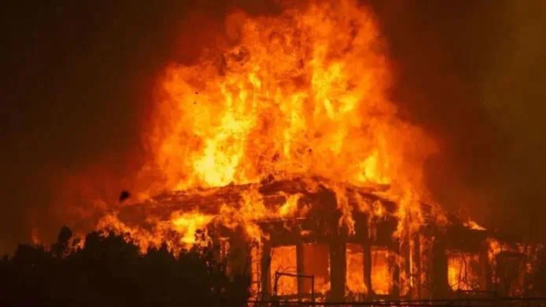 Unidentified assailants set missing persons camp on fire near Quetta Press club