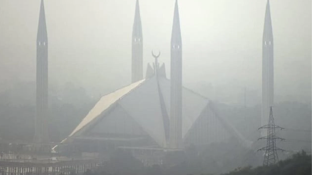 Islamabad imposes new restriction to battle against smog