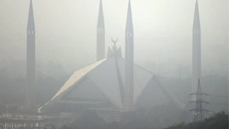 Islamabad imposes new restriction to battle against smog