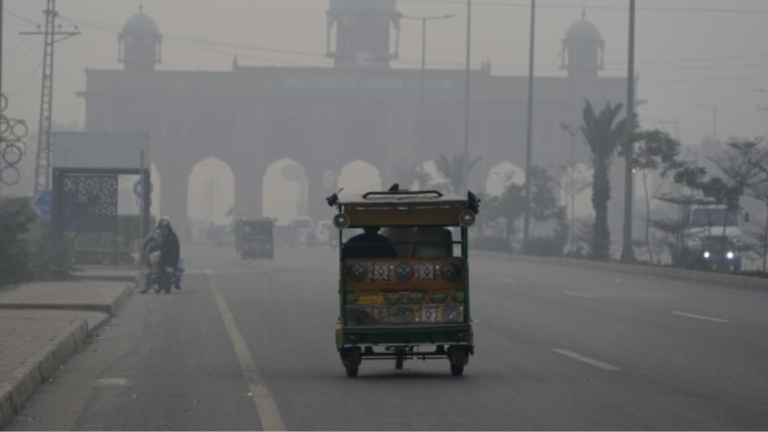 PMD advisory: Smog can cause traffic disruption across country