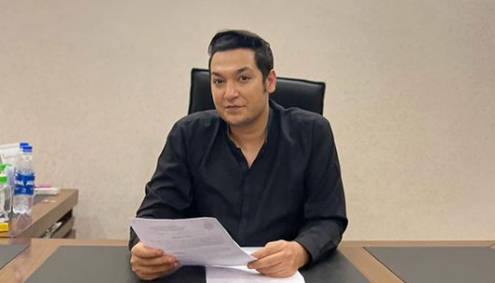 AC Hazim Bhangwar wins Best Assistant Commissioner Award