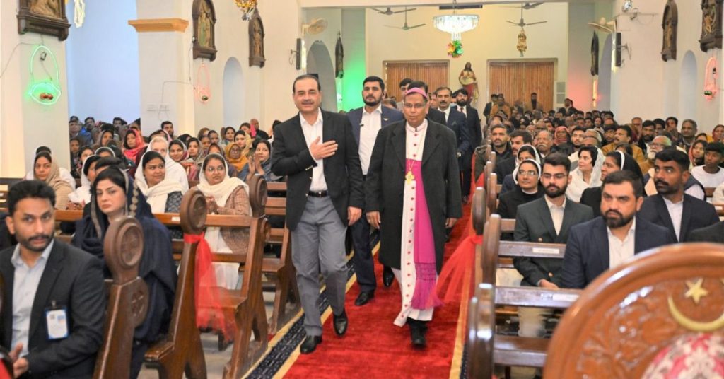 Asim Munir joins Christian community