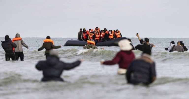 FIA arrest suspects Greece boat tragedy