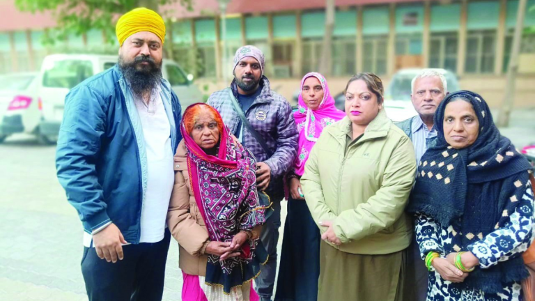 Indian woman returns home after 22 years in Pakistan