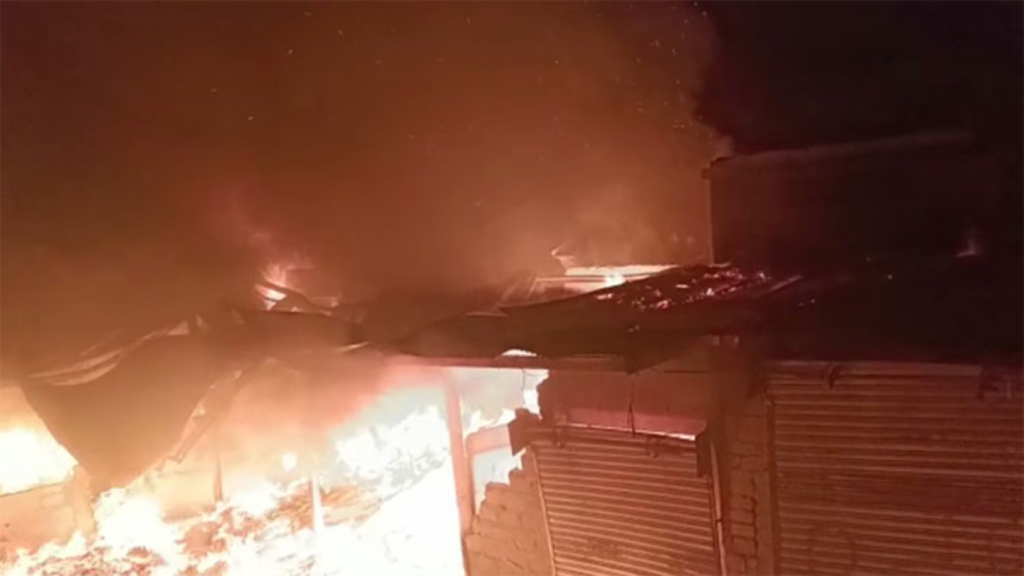 Fire engulfs Karachi’s Gulistan-e-Johar furniture market, causes severe damage