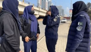 Female police officer assaults Bykea rider in Islamabad
