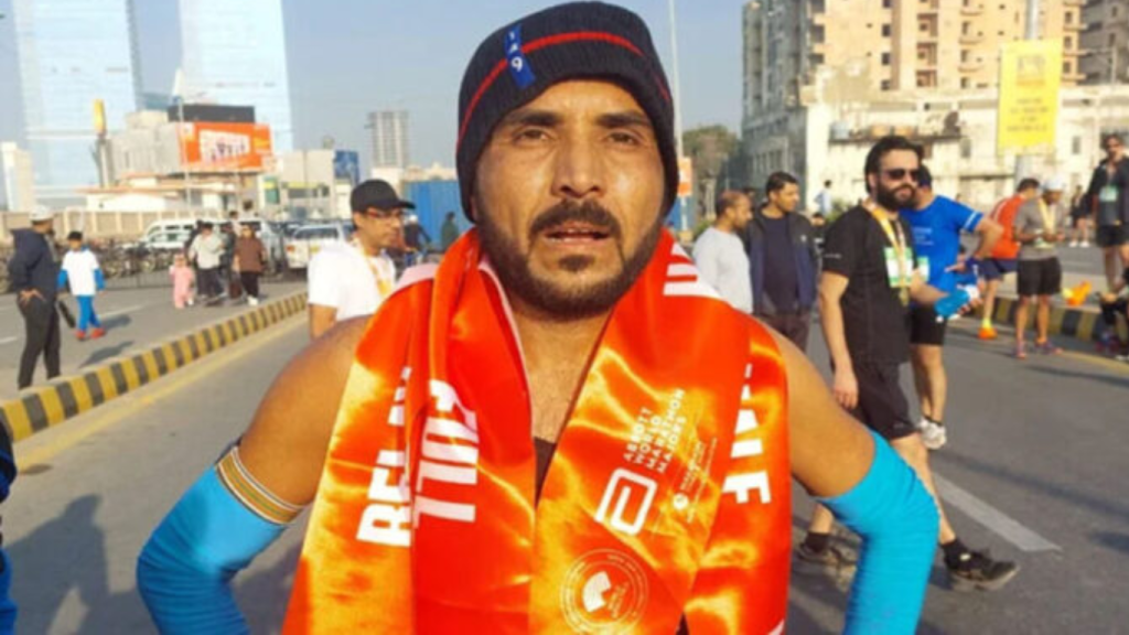 Israr Khattak wins Karachi marathon with impressive performance